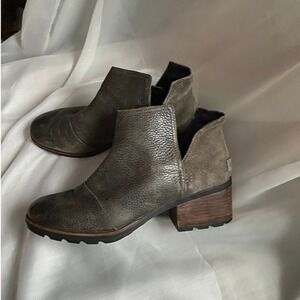 SOREL Cate Cutout Leather Suede Block Heel Gray Ankle Boots 10.5 Heritage Boho